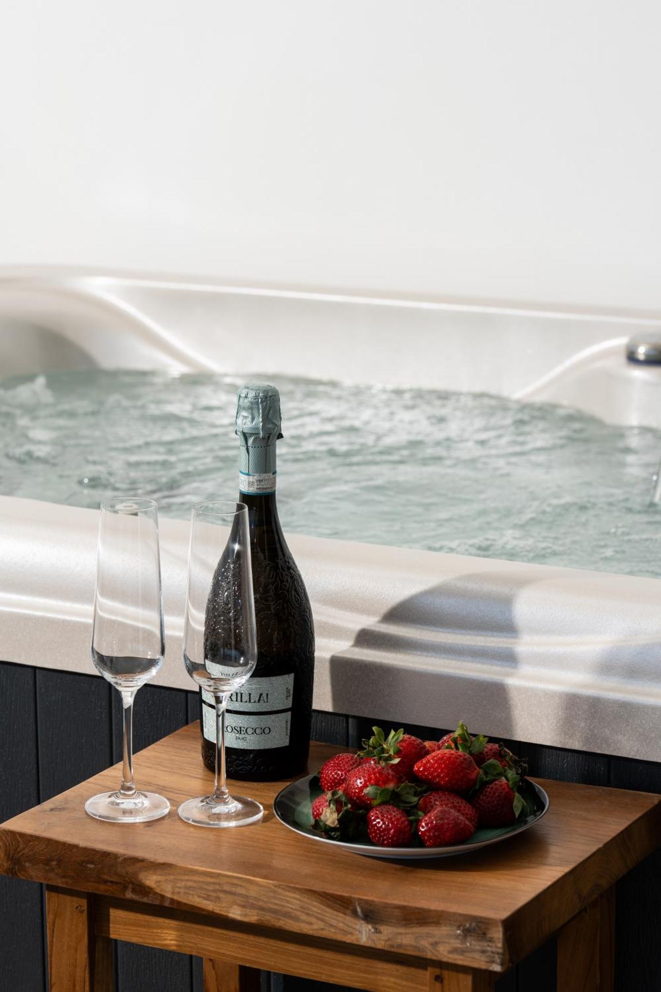 Secret View Apartment, With Private Jacuzzi Ретимно Экстерьер фото