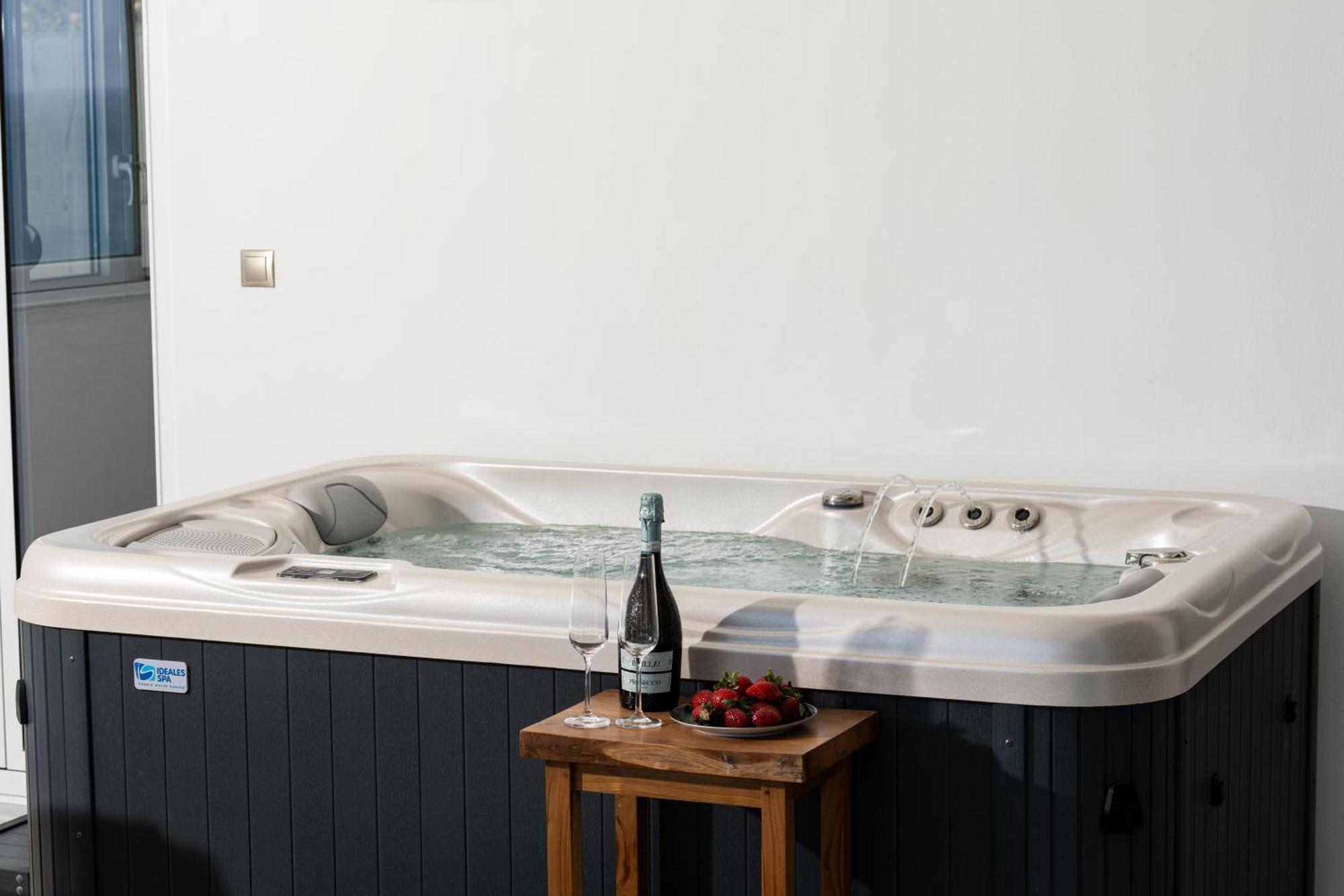 Secret View Apartment, With Private Jacuzzi Ретимно Экстерьер фото